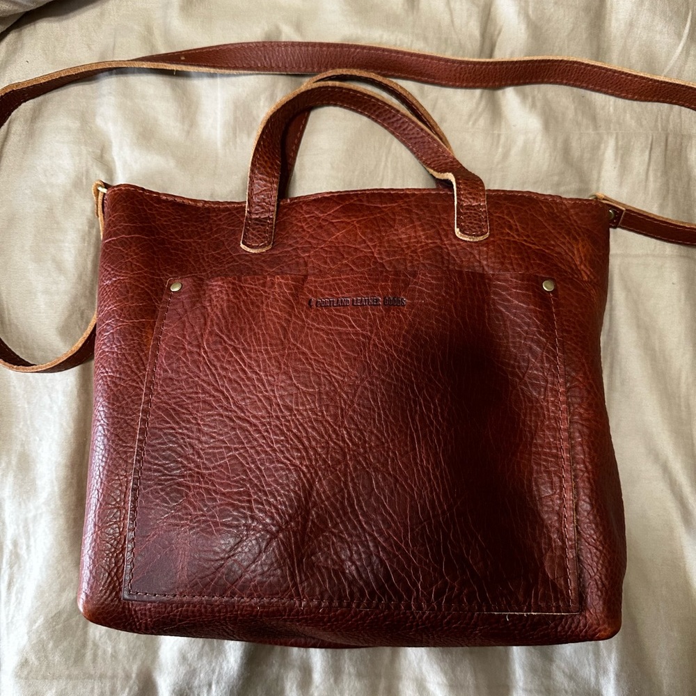 Portland Leather Medium Crossbody